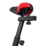 Detalle de la estructura robusta con soporte para botella y base para celular o tablet.