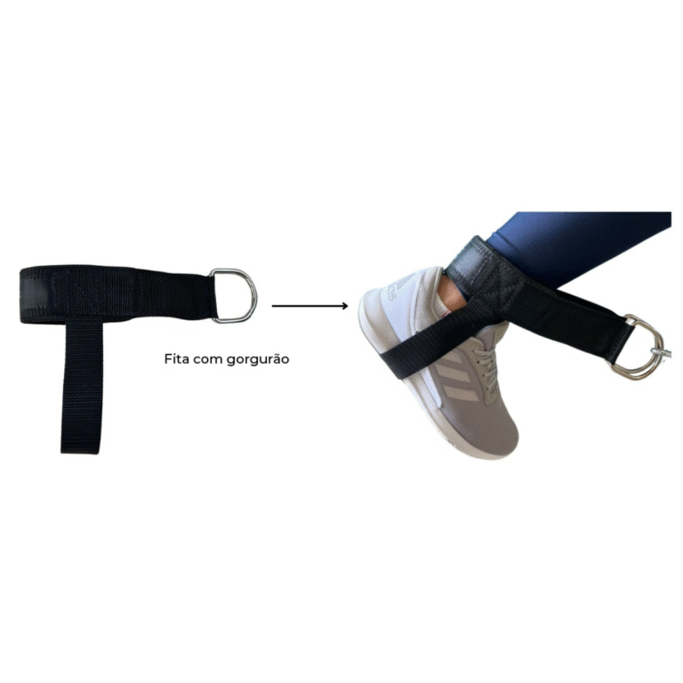 Tobillera Innove Pilates utilizada en máquina de polia baja durante ejercicios de glúteos y piernas, con apoyo acolchado para mayor comodidad.